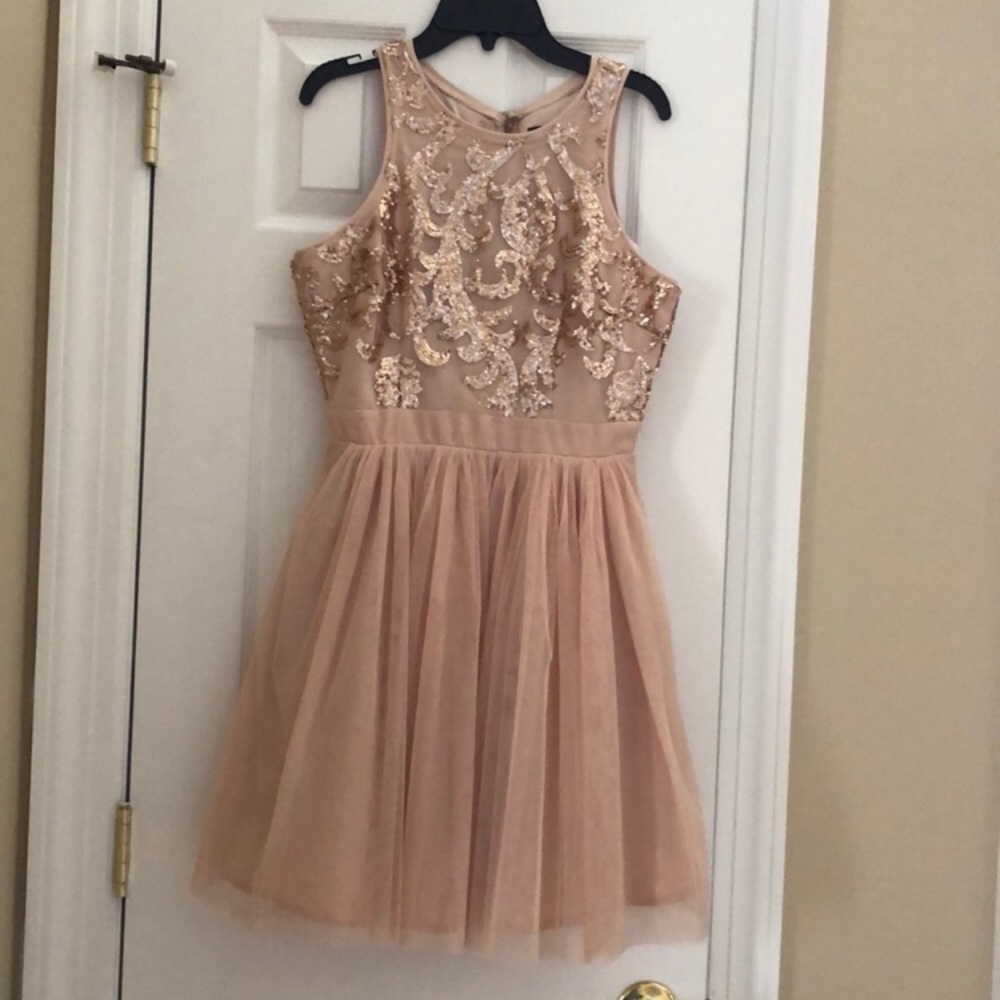 Short gold shimmer party dress with sequins